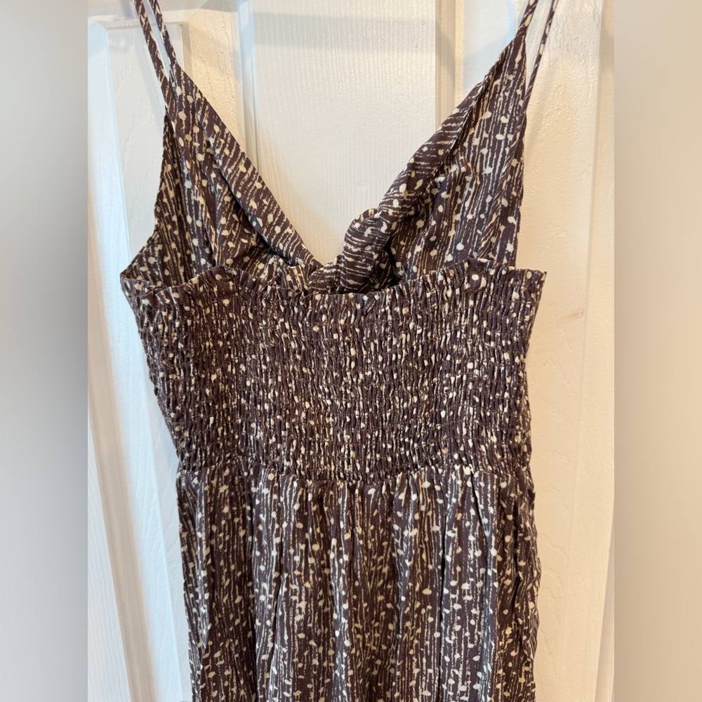 Elegant Gray Midi Dress - Picture 7 of 9